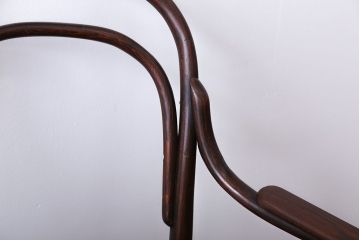 アンティーク家具　イギリスアンティーク ベントウッド(曲げ木)アームチェア(椅子、イス)