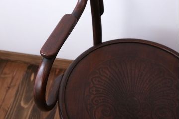 アンティーク家具　イギリスアンティーク ベントウッド(曲げ木)アームチェア(椅子、イス)