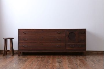 アンティーク家具　アンティーク　脚付き横長ローチェスト(ローボード、テレビボード)