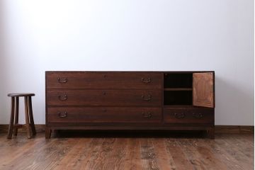 アンティーク家具　アンティーク　脚付き横長ローチェスト(ローボード、テレビボード)