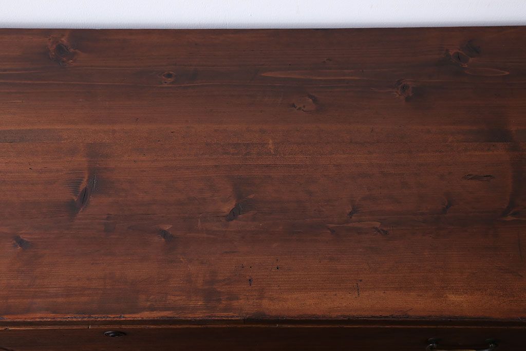 アンティーク家具　アンティーク　脚付き横長ローチェスト(ローボード、テレビボード)