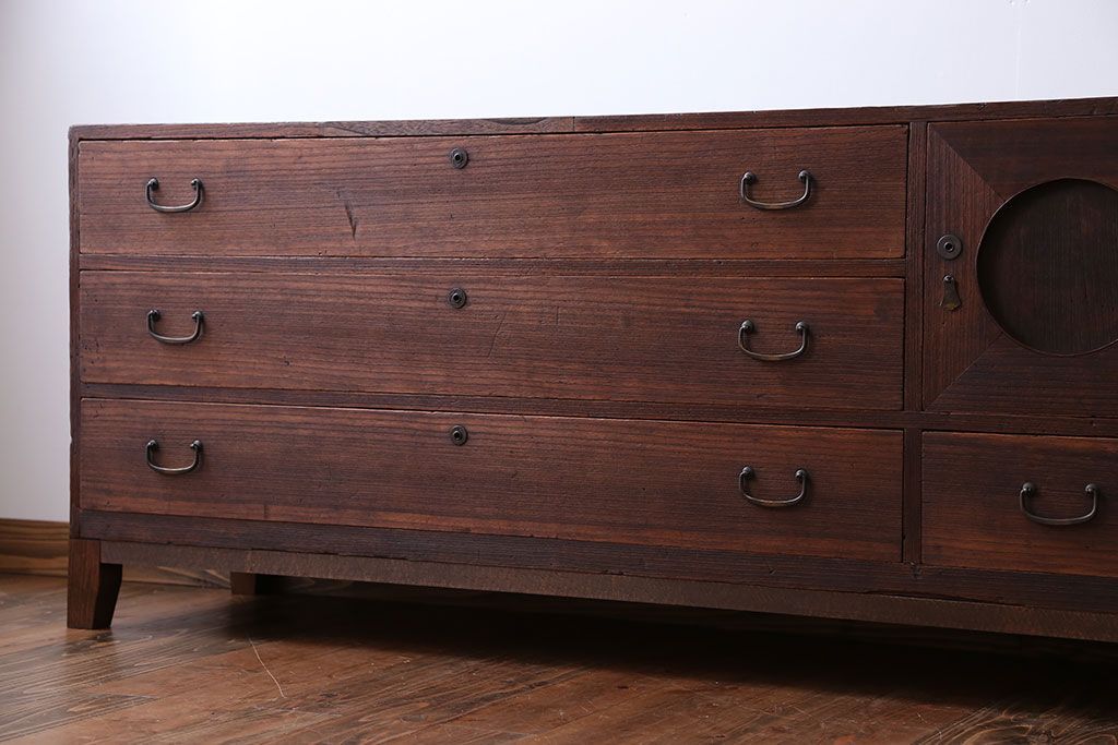 アンティーク家具　アンティーク　脚付き横長ローチェスト(ローボード、テレビボード)