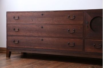 アンティーク家具　アンティーク　脚付き横長ローチェスト(ローボード、テレビボード)