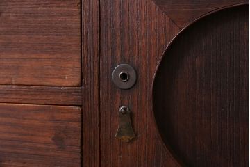 アンティーク家具　アンティーク　脚付き横長ローチェスト(ローボード、テレビボード)