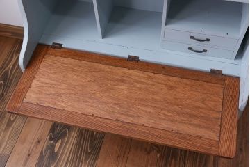 アンティーク家具　アンティーク　小振りなペイントライティングビューロー