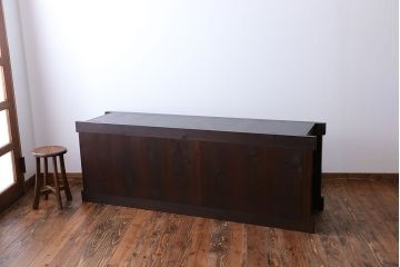 アンティーク家具　深い色味が味のある、檜材と杉材の水屋箪笥ローボード(テレビ台、キャビネット、収納棚)