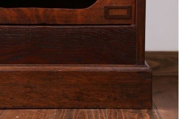 アンティーク家具　アンティーク ネームプレート付きオーク材の縦型10段引出し