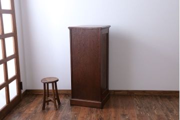 アンティーク家具　アンティーク ネームプレート付きオーク材の縦型10段引出し