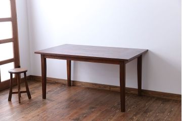 アンティーク家具　古い松材天板のシンプルなダイニングテーブル
