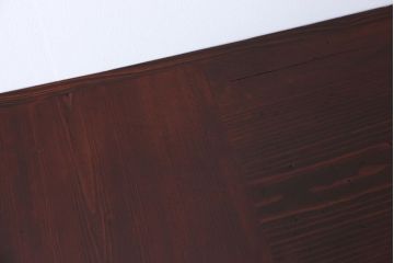 アンティーク家具　古い松材天板のシンプルなダイニングテーブル