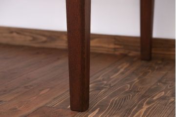 アンティーク家具　古い松材天板のシンプルなダイニングテーブル