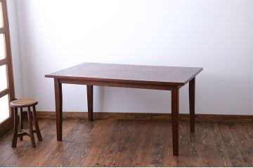 アンティーク家具　古い松材天板のシンプルなダイニングテーブル