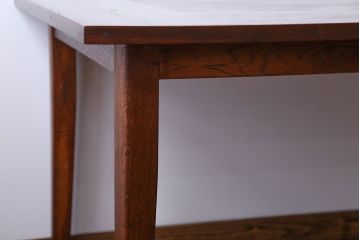 アンティーク家具　古い松材天板のシンプルなダイニングテーブル