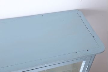 アンティーク家具　アンティーク 色合いがかわいいケビントガラスケース(キャビネット)