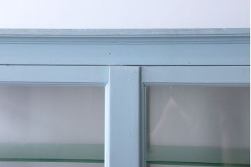 アンティーク家具　アンティーク 色合いがかわいいケビントガラスケース(キャビネット)