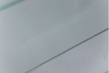 アンティーク家具　アンティーク 色合いがかわいいケビントガラスケース(キャビネット)