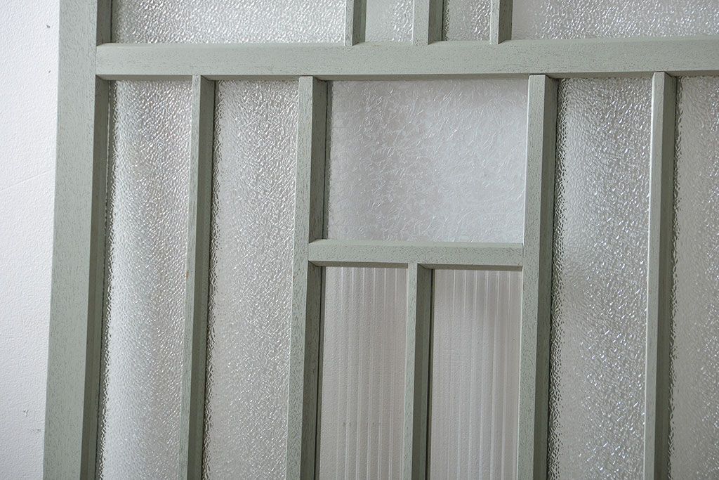 アンティークペイント　かわいいデザインの扉(ドア)