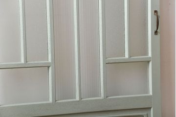 アンティークペイント　かわいいデザインの扉(ドア)