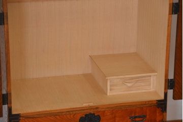 中古　民芸ワードローブ(定価約28万円)