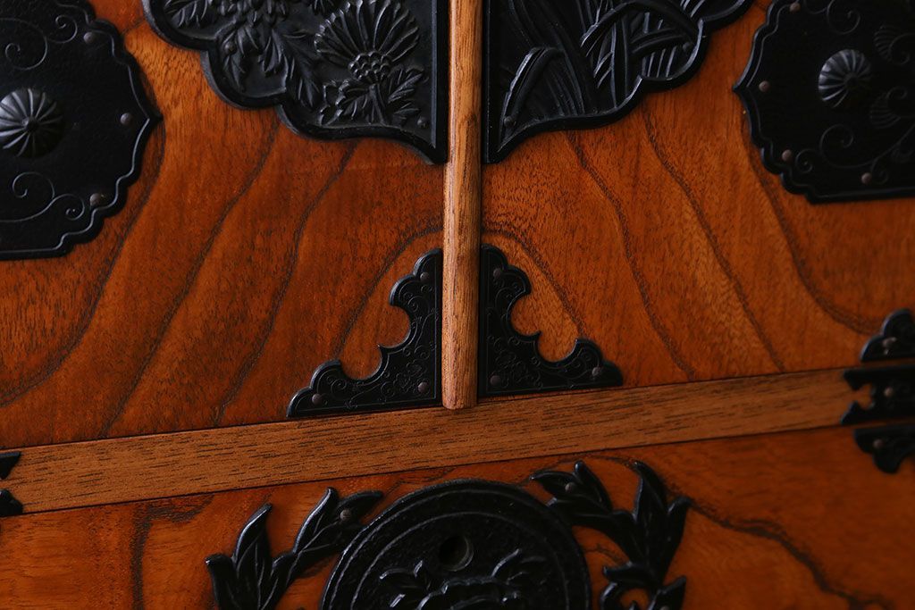 中古　民芸縦長引き出し