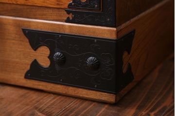 中古　民芸縦長引き出し