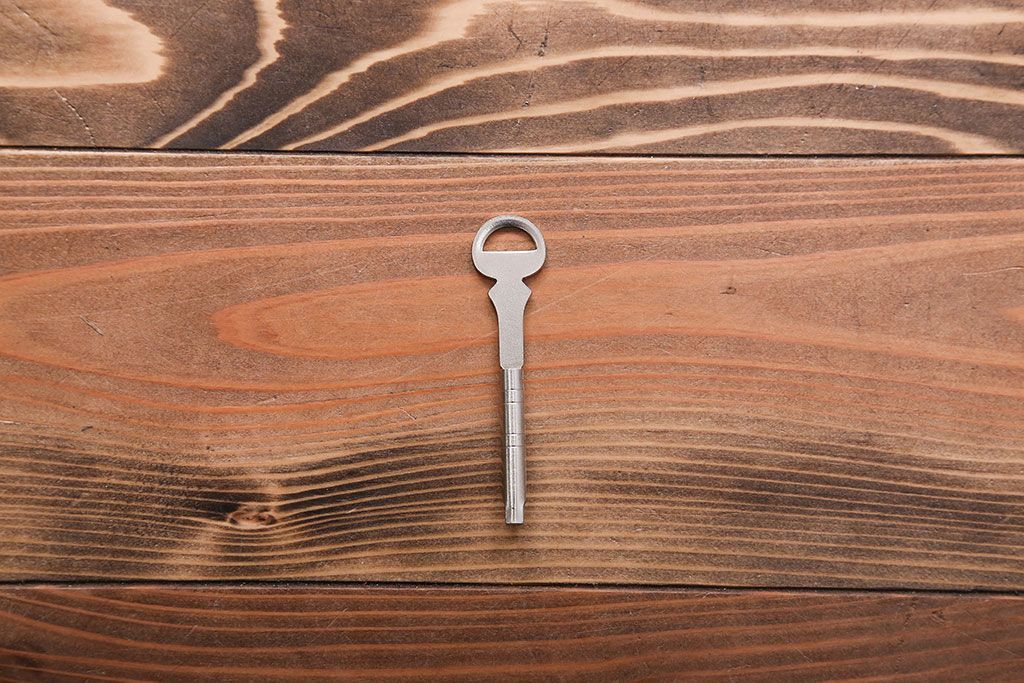 中古　民芸縦長引き出し