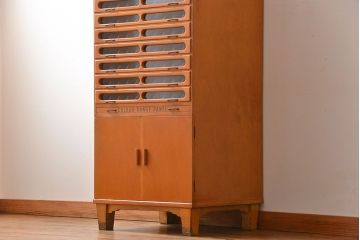 ヴィンテージ家具　イギリスビンテージ　大きな縦型小引き出し(糸ケース)