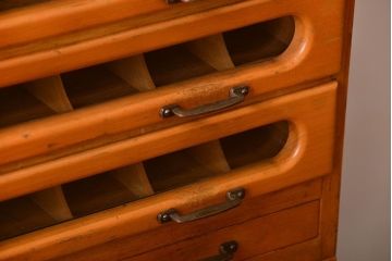 ヴィンテージ家具　イギリスビンテージ　大きな縦型小引き出し(糸ケース)