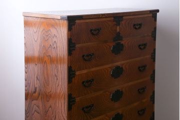 中古　木目の美しい民芸衣装箪笥