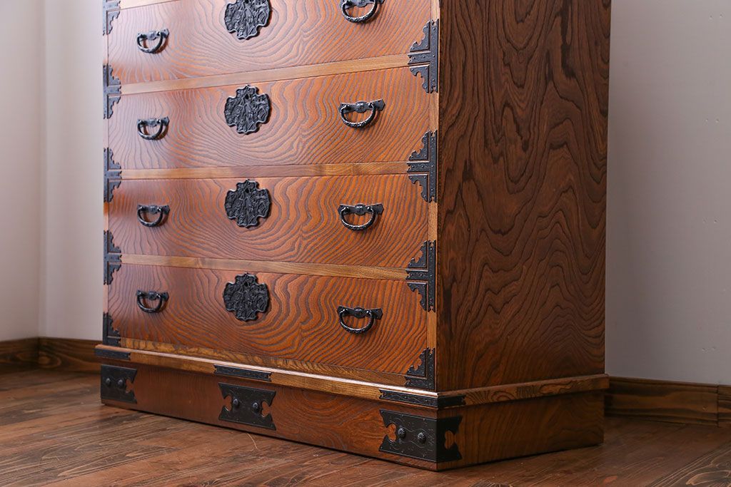 中古　木目の美しい民芸衣装箪笥