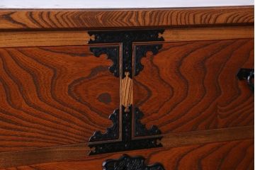 中古　木目の美しい民芸衣装箪笥