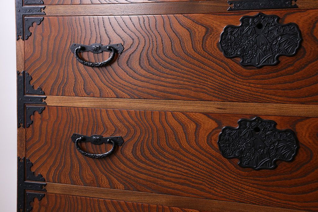 中古　木目の美しい民芸衣装箪笥