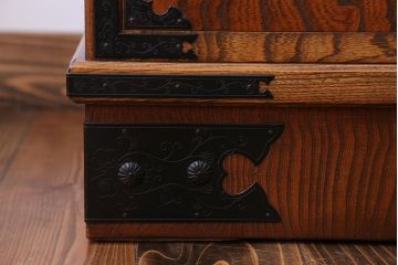 中古　木目の美しい民芸衣装箪笥