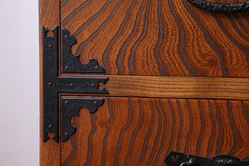 中古　木目の美しい民芸衣装箪笥