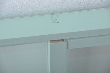 アンティーク家具　アンティーク 引き出し付きペイントガラスケース(ショーケース)