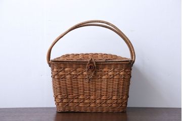 アンティーク雑貨　アンティーク　レトロな小振りのバスケット