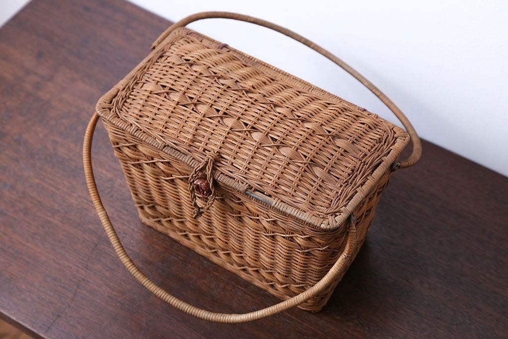 アンティーク雑貨　アンティーク　レトロな小振りのバスケット
