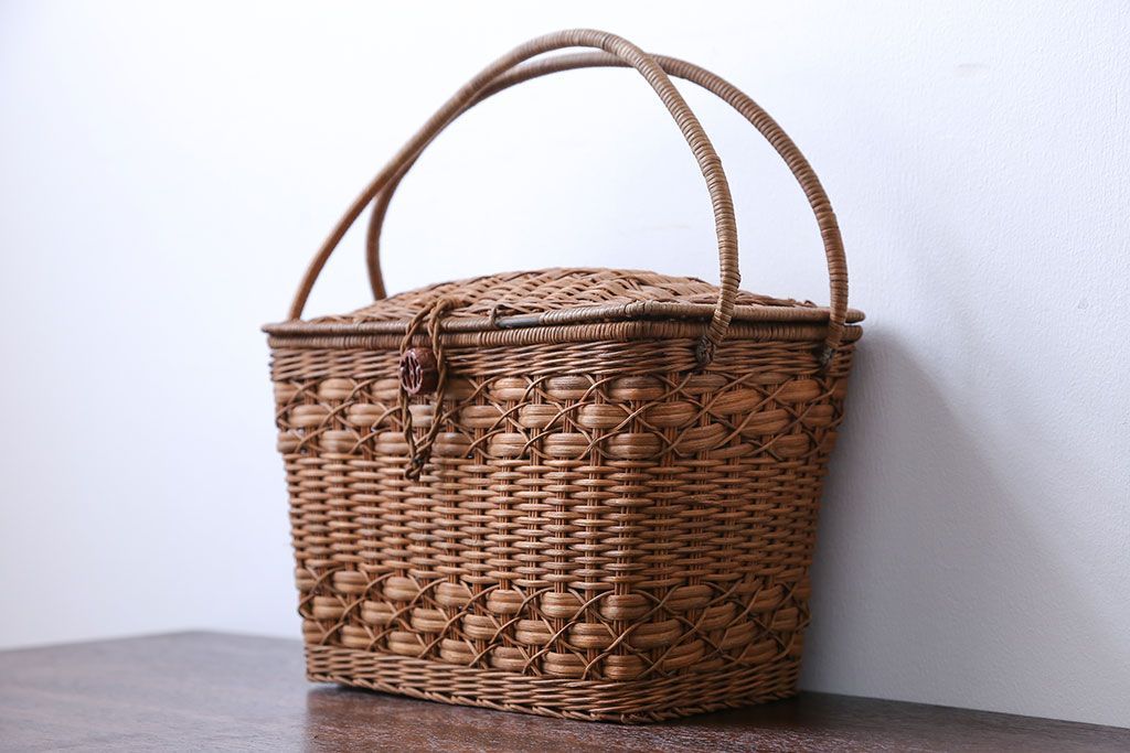 アンティーク雑貨　アンティーク　レトロな小振りのバスケット