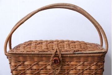 アンティーク雑貨　アンティーク　レトロな小振りのバスケット
