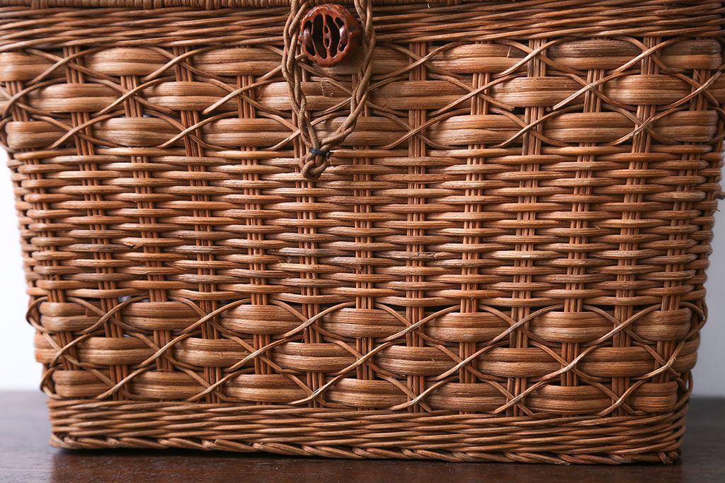 アンティーク雑貨　アンティーク　レトロな小振りのバスケット