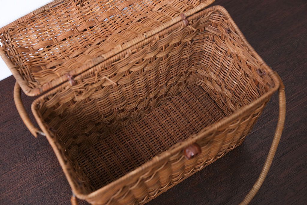 アンティーク雑貨　アンティーク　レトロな小振りのバスケット
