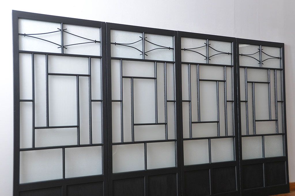 大正ロマン　艶消しブラックペイントの背の高いガラス戸4枚セット(引き戸)