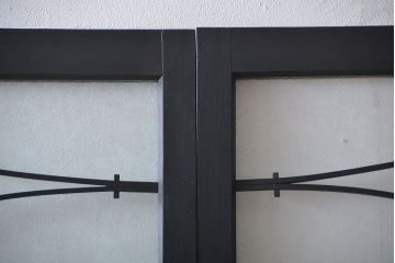 大正ロマン　艶消しブラックペイントの背の高いガラス戸4枚セット(引き戸)