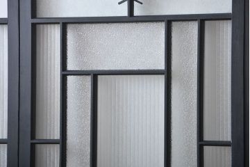 大正ロマン　艶消しブラックペイントの背の高いガラス戸4枚セット(引き戸)