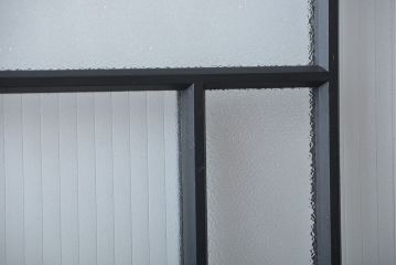 大正ロマン　艶消しブラックペイントの背の高いガラス戸4枚セット(引き戸)