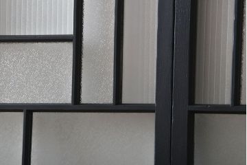 大正ロマン　艶消しブラックペイントの背の高いガラス戸4枚セット(引き戸)