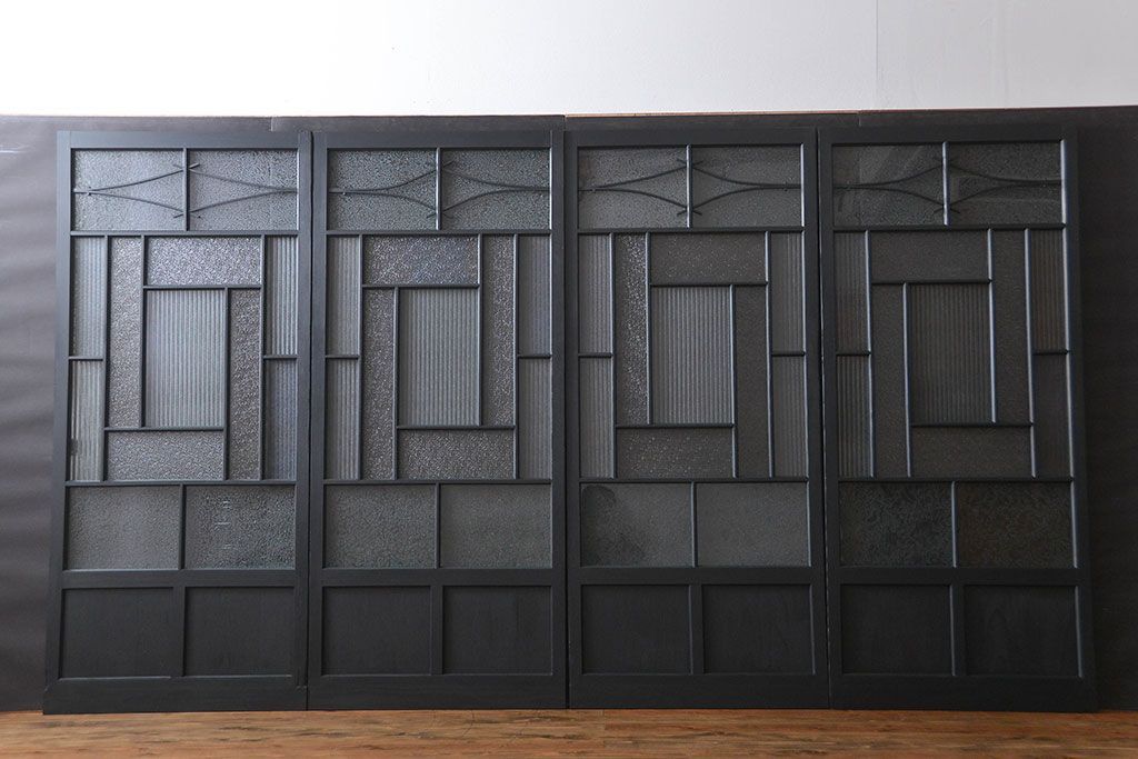 大正ロマン　艶消しブラックペイントの背の高いガラス戸4枚セット(引き戸)