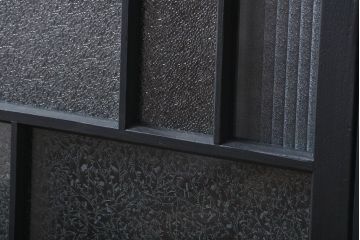 大正ロマン　艶消しブラックペイントの背の高いガラス戸4枚セット(引き戸)