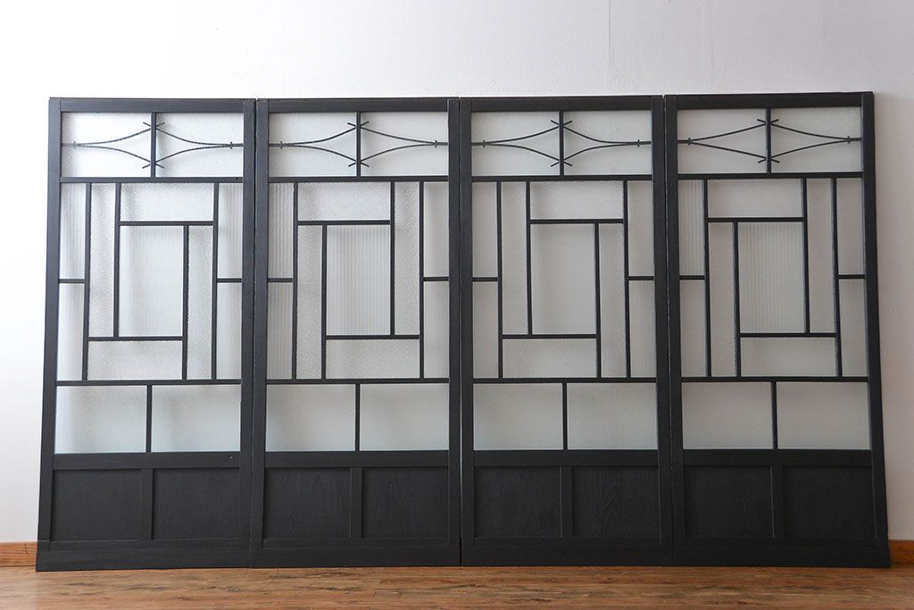 大正ロマン　艶消しブラックペイントの背の高いガラス戸4枚セット(引き戸)