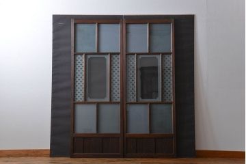 すりガラスと模様ガラス入りガラス戸2枚